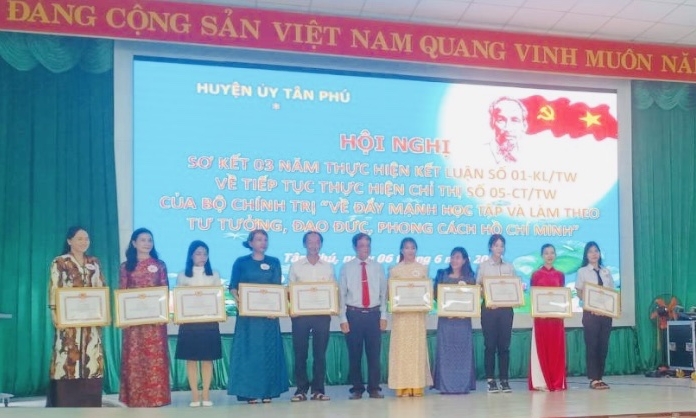 Những m&amp;#244; h&amp;#236;nh ti&amp;#234;n tiến qua 03 năm thực hiện học tập v&amp;#224; l&amp;#224;m theo tư tưởng, đạo đức, phong c&amp;#225;ch Hồ Ch&amp;#237; Minh ở huyện T&amp;#226;n Ph&amp;#250;